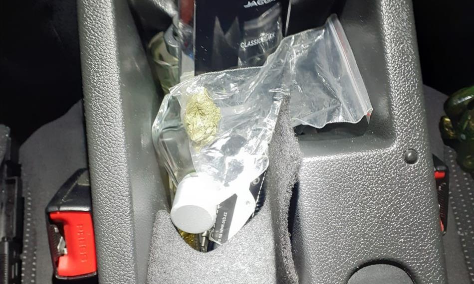 2021-1-15-1022Záchyt drog a zbraní_7.jpg